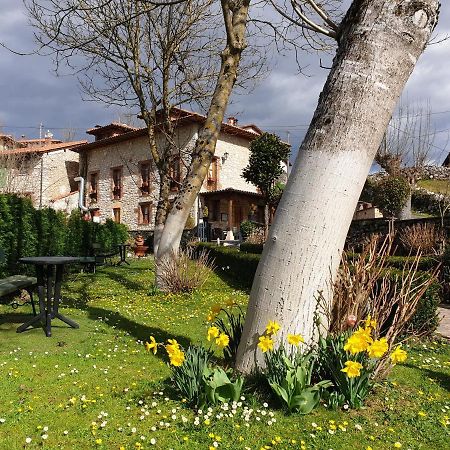 La Casona Del Jou Guest House Ortiguero Exterior photo